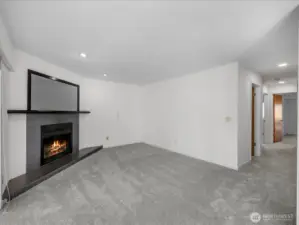 Living room w/gas fireplace