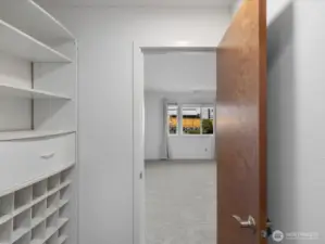 Primary closet & ensuite
