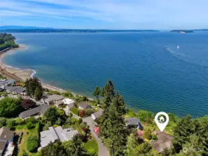 Premier lot overlooking sound and mountains...
