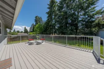 Large back deck. Great for entertaining
