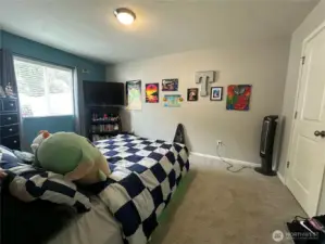 2nd bedroom Upstairs