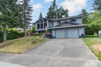 Nice wide driveway easily fits 2 vehicles.