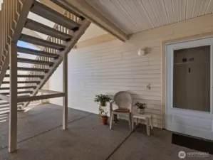 Nice front storm door