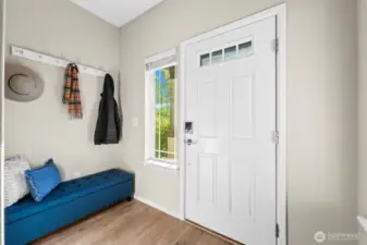 Spacious entry – ideal for placing storage to keep the home organized and functional.