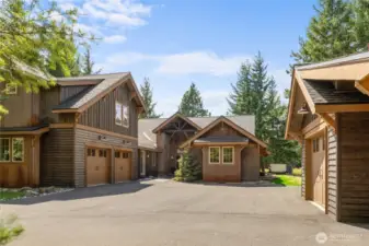 Welcome to 291 Ruby King Loop!