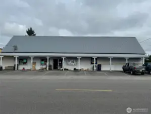 Front of commercial space - currently occupied by NAPA Auto Parts