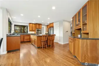 This huge kitchen will not disappoint!