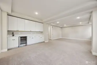 Coffee Bar and Seating Area in Primary Suite