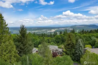 Fantastic views of the Lake Mountains, and Issaquah Highlands