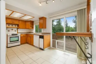 Open kitchen - all appliances stay.