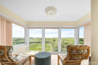 Sunroom w/ excellent oceanviews