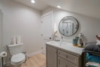 Bonus 33/4 bath