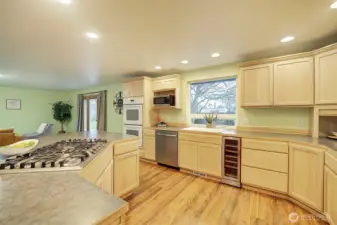 Plenty of cabinet space here.