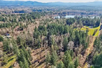 33507 84th Ave E, Eatonville is just 10-15 minutes to South Hill in Puyallup.