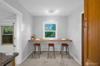 In kitchen counter seating