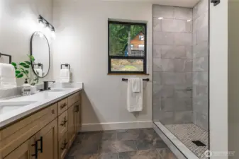 Bathroom #2 for other bedrooms