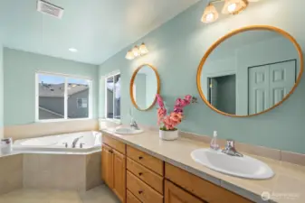 5 Piece Primary Bedroom