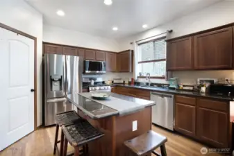 Granite countertops, SS appliances, walk in pantry.