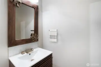 Main floor 1/2 bath.