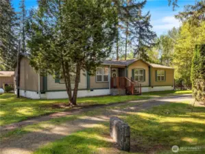 Welcome home to 17102 Heather Lane SE!