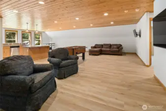Plenty of space to entertain!