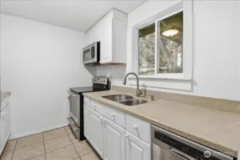 Another view of the kitchen.