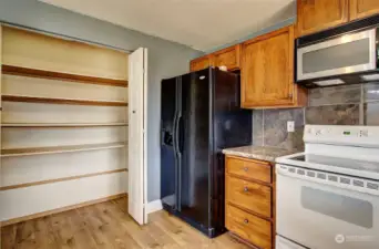 Kitchen/pantry