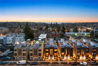 24-townhome community located within minutes of the Vashon Ferry, Lincoln Park, and Westwood Village.  Walk to amazing eateries, West Crest off leash dog park and so much more.  Only 20 minutes to Alki Beach, downtown Seattle or Seatac.