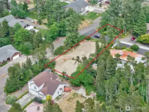 Build ready 16117 square foot lot in Beachwood on the Long Beach Peninsula. This west-side property has deeded access to the Ocean Beaches and the Pacific Ocean. Beachwood is a quiet community with paved streets and higher-end homes.