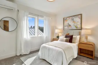 2nd bedroom (2nd floor)