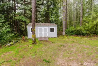 12 x 20  storage shed is almost brand new!