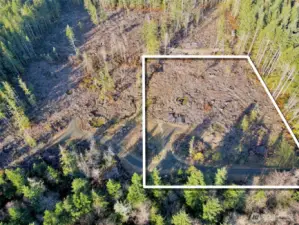 Overhead with approximate boundaries in white.Overhead with approximate boundaries in white.