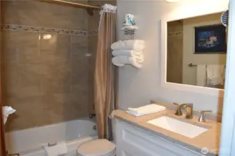 Full bath in the hall too.