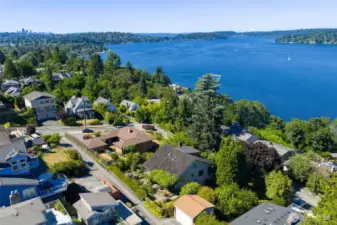 Plenty of peace and quiet and privacy in this Lk WA community, instant access to all amenities offered by our beautiful city-ideal work/play balance.