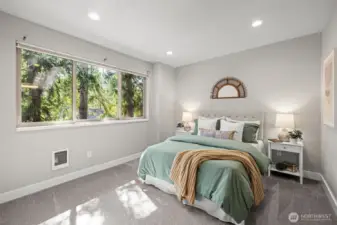 Upper Level Guest    2nd Bedroom