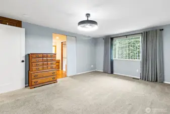 Primary Bedroom W/Attached Bath & Walk In Closet