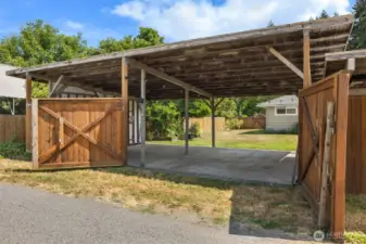 Large gates allow easy access to the back yard.