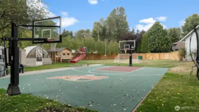 Nice Sport Court + Perfect for pickle ball or tennis.