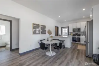 Spacious Dining room