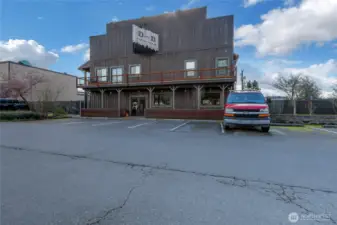 Large parking are with ample parking spaces.