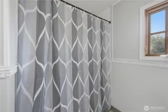 lower level full bath