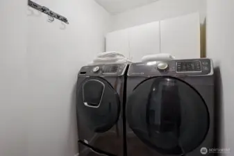 washer and dryer will stay!