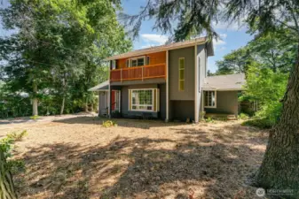 Imagine the potential for your landscaping dreams!