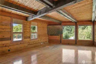 Living room, hardwood floors