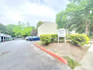 Renton Ridge is a quick commute to the Eastside and easy access to shopping and dining.
