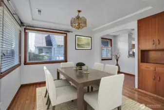 Dining Room VIRTUALLY STAGED