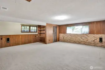 Bonus room/extra finished room...