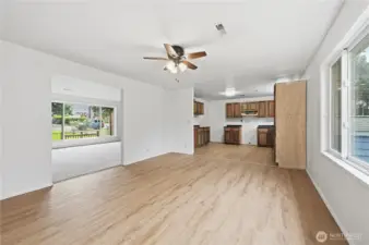 Main level dining area