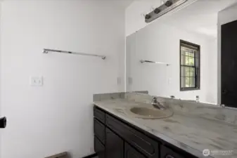 Full main Bathroom