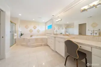 Primary Bathroom - Walk in shower and jetted Tub, dual vanities and makeup vanity